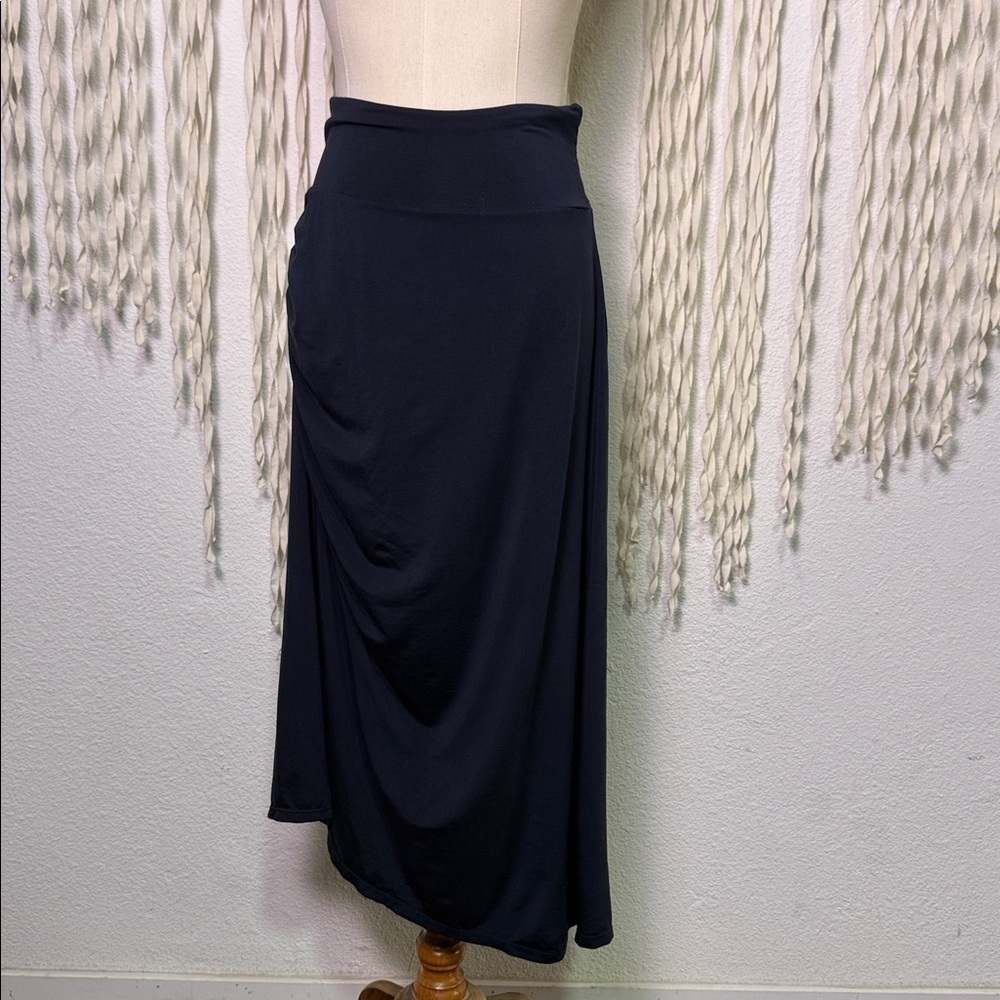 Paper Label Navy Side Ruched Asymmetrical Hemline Midi Skirt M